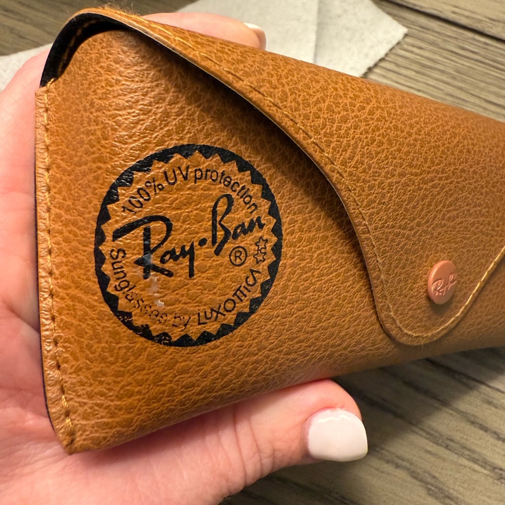 Ray-Ban Gold Aviator Sunglasses - Picture 5 of 5
